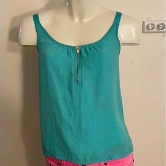 Women’s XS tank bundle (4 items- Express & Lucy brands included) - Picture 2 of 10